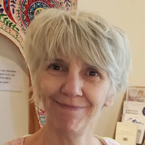 Claire Nicolas, souriante